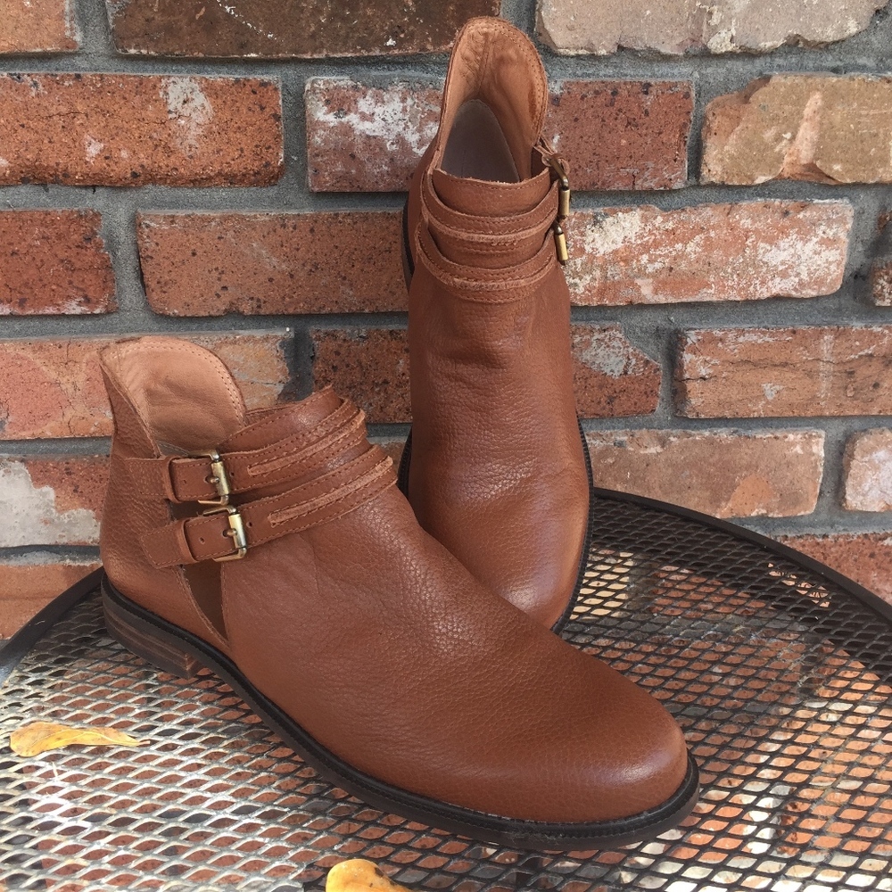 Leather Islip V Cut Out Chelsea Bootie Corsio Cuomo Tumbled Leather - Picture 1 of 4